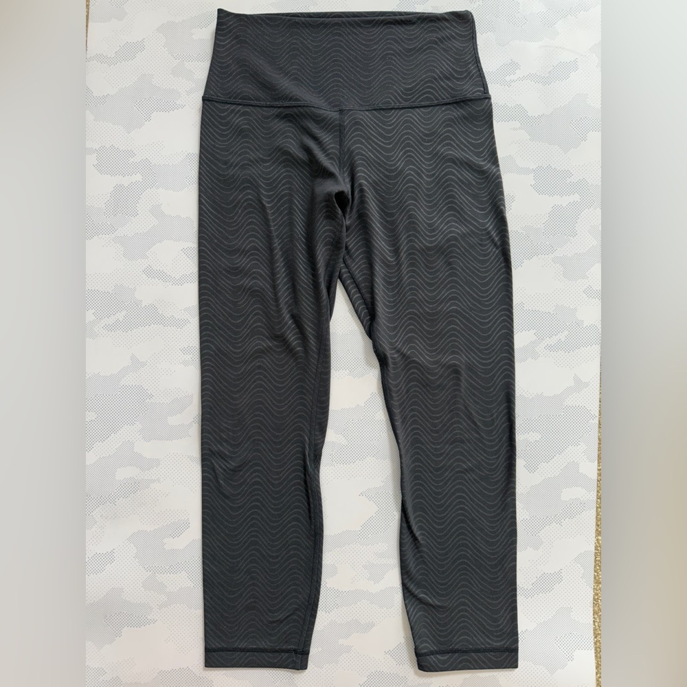 Lululemon Align™ High-Rise Crop 23" Aqueous Emboss Black Size 6